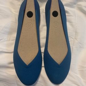 EUC Rothys topaz flats 10.5